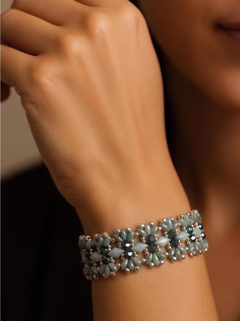 Delicate Teal Floral Bead Bracelet - Women Jewelry